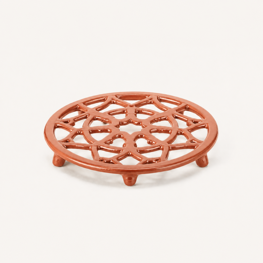 Bench Trivet in Clay, three-quarter view