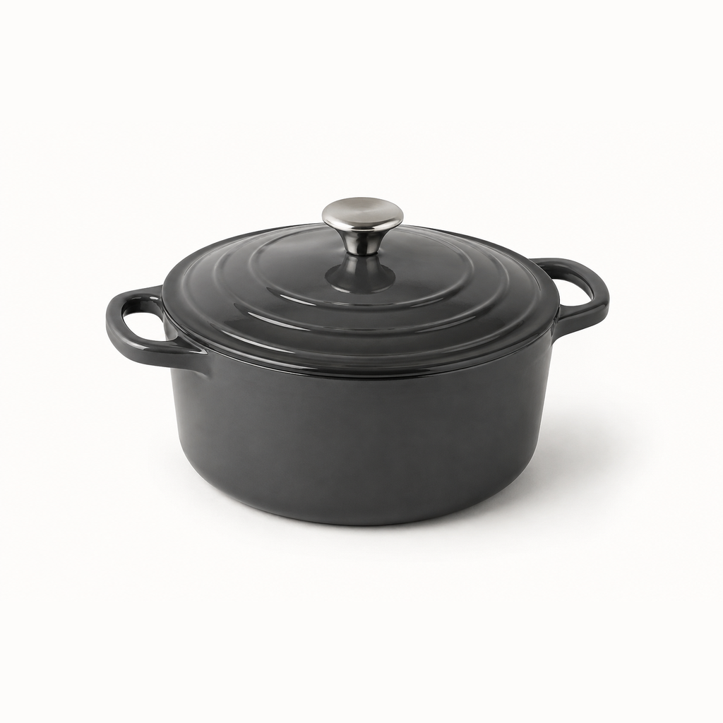Hearth Dutch Oven 5.5 qt in Flint, three-quarter view