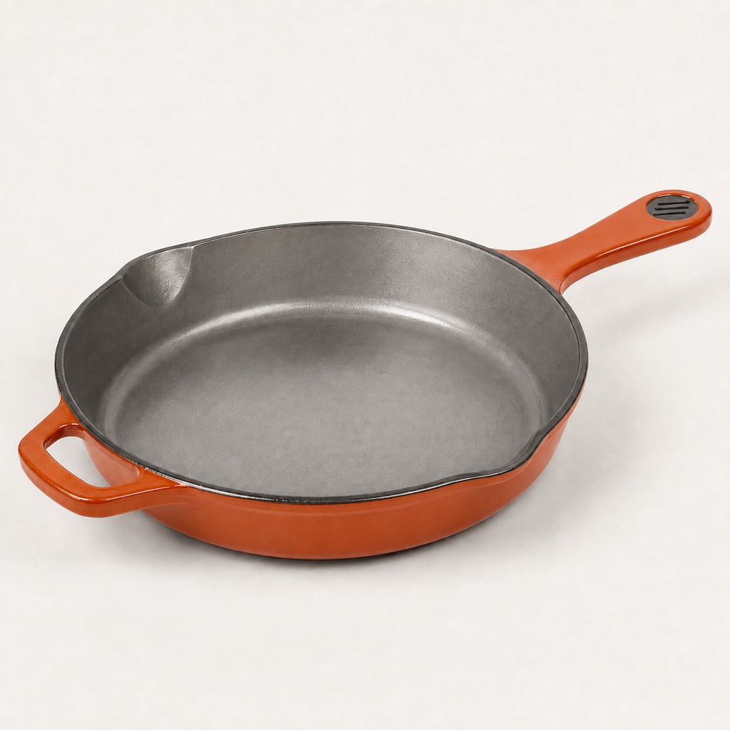 Hearth Skillet 10 in in Clay, three-quarter view