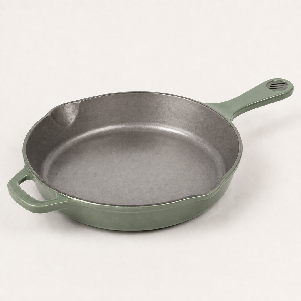 Hearth Skillet 10 in in Sage, three-quarter view